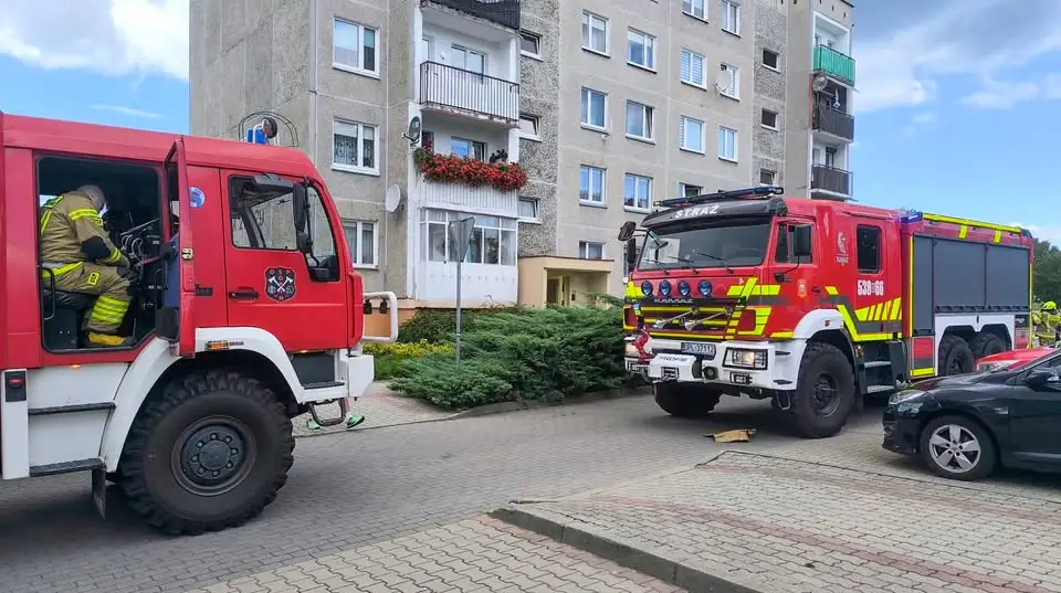 Pożar mieszkania w Polkowicach – ewakuowano 17 osób
