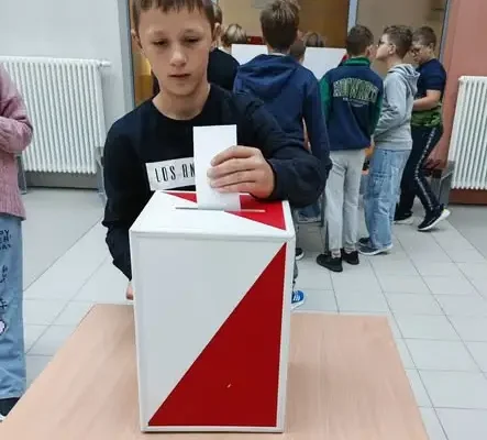Wybory do Samorządu Uczniowskiego w Grębocicach – Anna Tesarska nową przewodniczącą