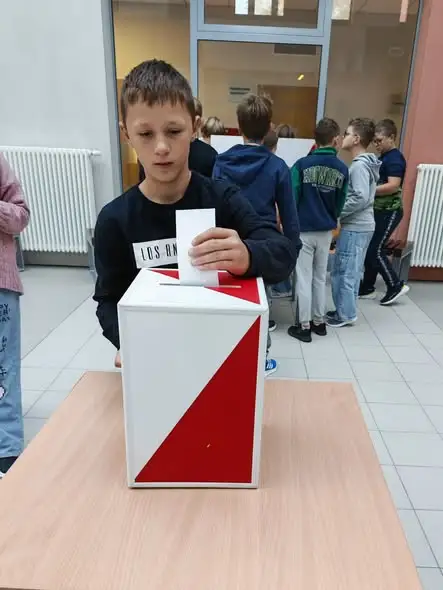 Wybory do Samorządu Uczniowskiego w Grębocicach – Anna Tesarska nową przewodniczącą