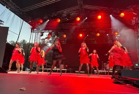Lokalne talenty rozświetliły scenę XXVI Dolnośląskiego Święta Miodu i Wina w Przemkowie