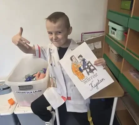 Akademia Zawodów w świetlicy: dzieci poznały pracę lekarza