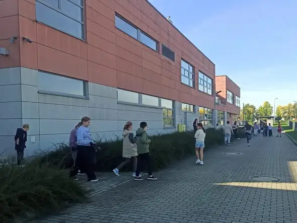 Uczniowie klas 4 i 5 posprzątali swoją okolicę w ramach akcji „Sprzątanie Świata”