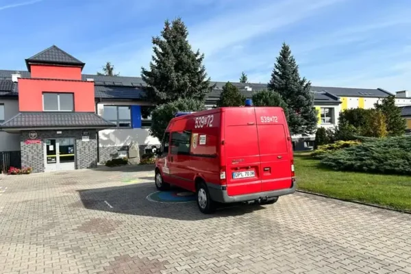 Próbny alarm przeciwpożarowy w Szkole Podstawowej w Gaworzycach z udziałem OSP