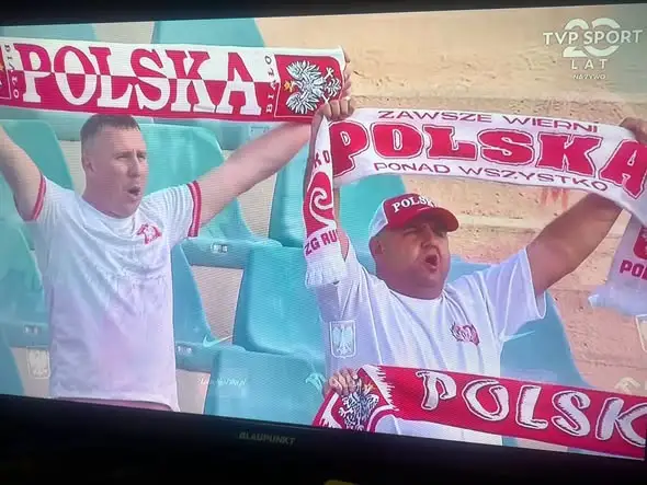 Flaga Stali Chocianów na meczu reprezentacji Polski U21