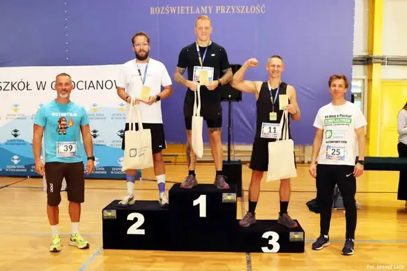Chocianów: Zespół Szkół świętował 65-lecie – sport, wspomnienia i spotkania po latach