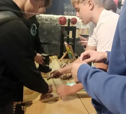 Uczniowie z klas 7 i 8 na Festiwalu Nauki w Głogowie