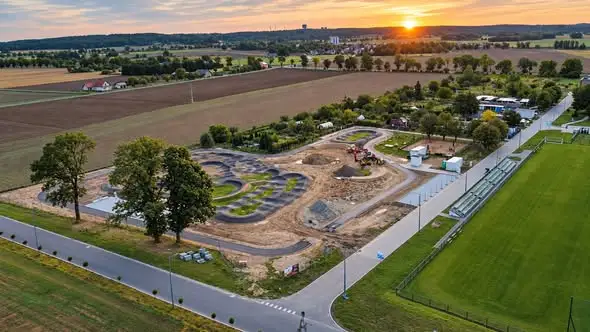 Pumptrack w Radwanicach gotowy już 30 października