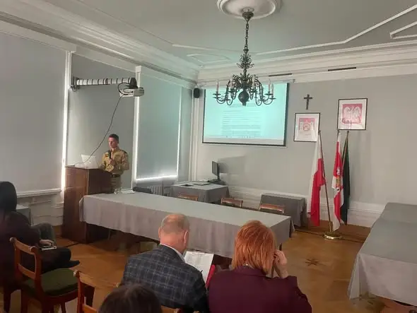 Polkowice: dyrektorzy szkół i przedszkoli uczyli się wyznaczać punkty schronienia