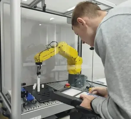 Maturzyści z Chocianowa szkolili się w laboratoriach Politechniki Wrocławskiej