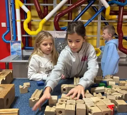 Drugoklasiści odkrywali matematykę w ExploraParku w Wałbrzychu